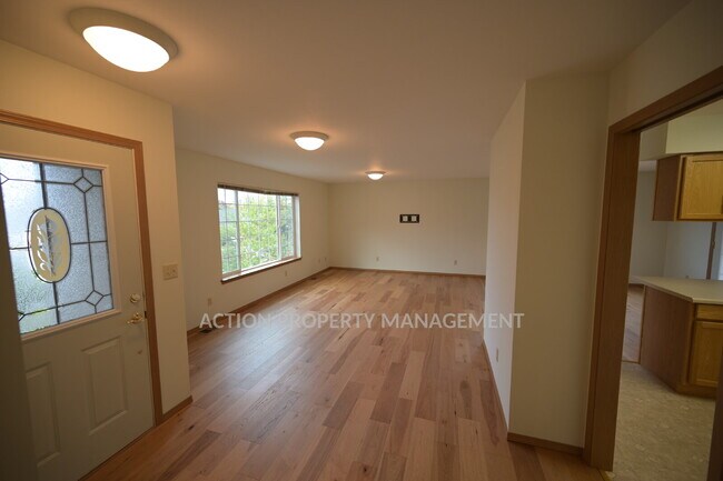 Building Photo - 3 bed 2 bath home in Sequim