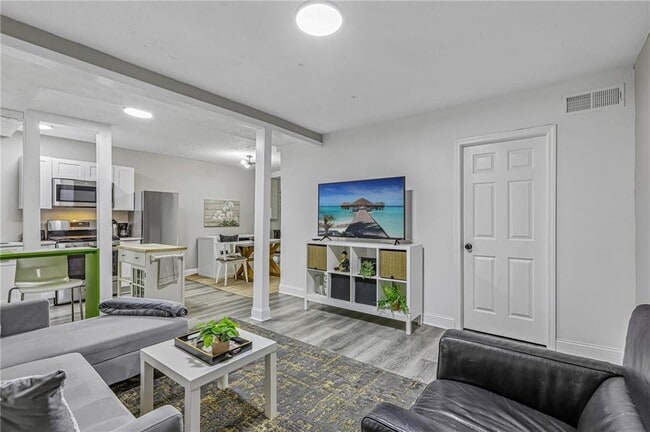 Building Photo - 3898 Skidmore Dr