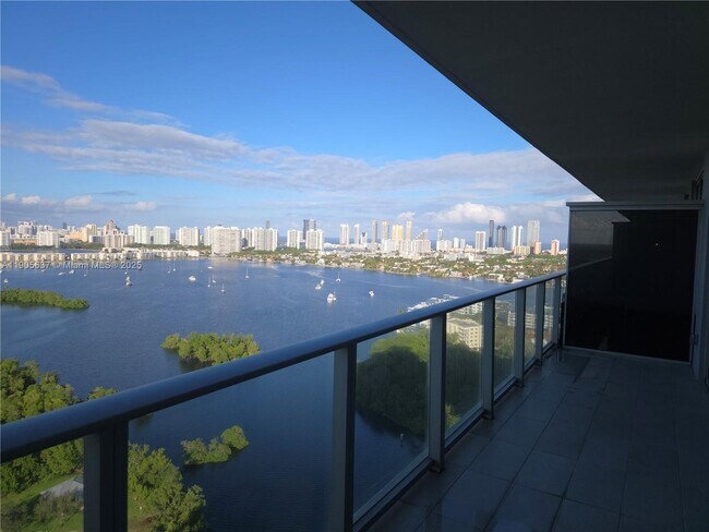 Building Photo - 16385 Biscayne Blvd