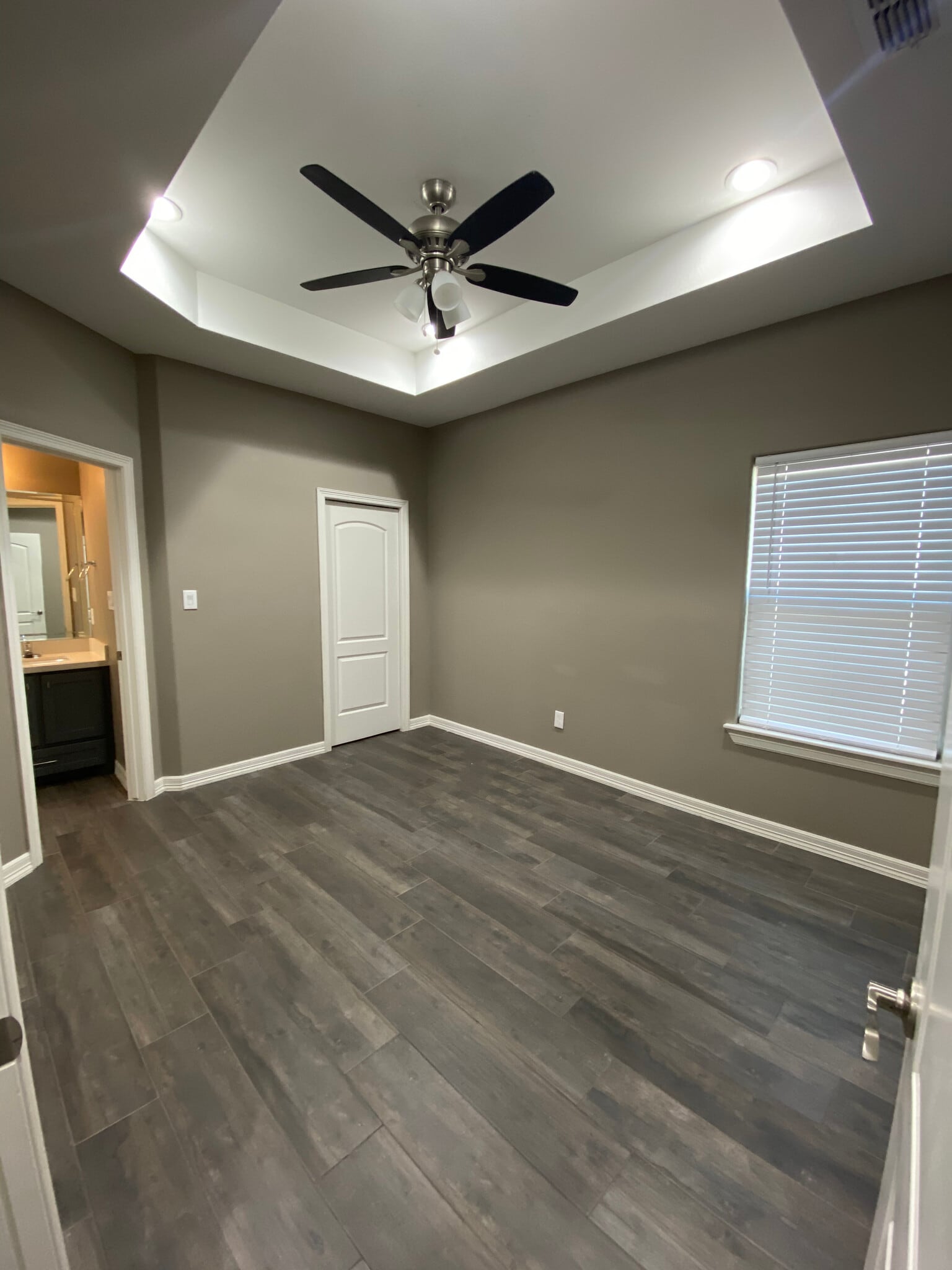 Building Photo - 2005 Harrison St