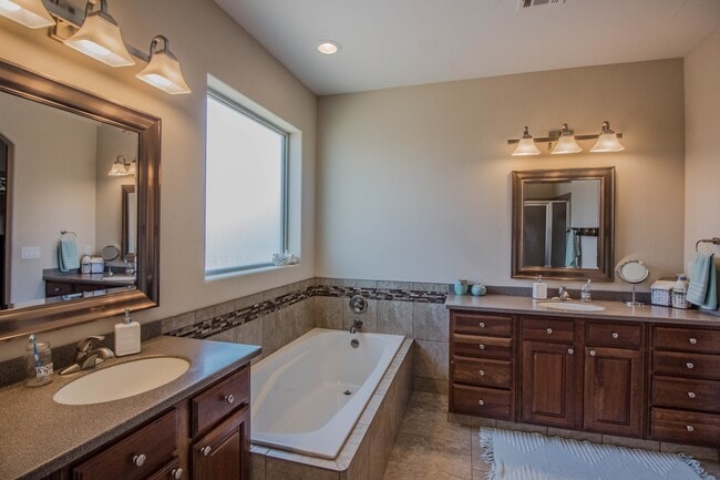 Building Photo - Spacious, Charming Home
