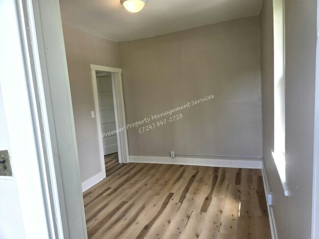 Building Photo - 1429 Hall Ave