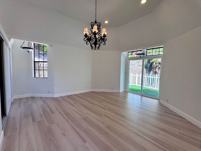 Building Photo - Beautifully remodeled 4 bedroom house in prime Woodland Hills Neighborhood