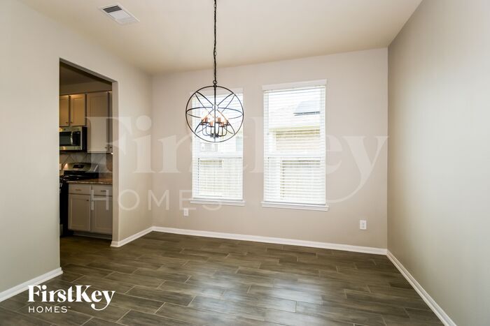 Building Photo - 32711 Oak Heights Ln