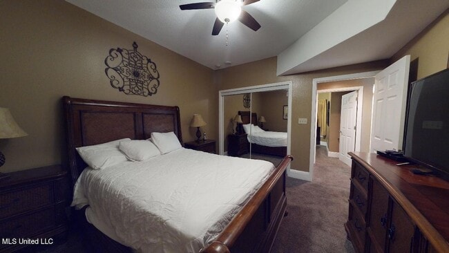 Building Photo - 2228 Beach Dr