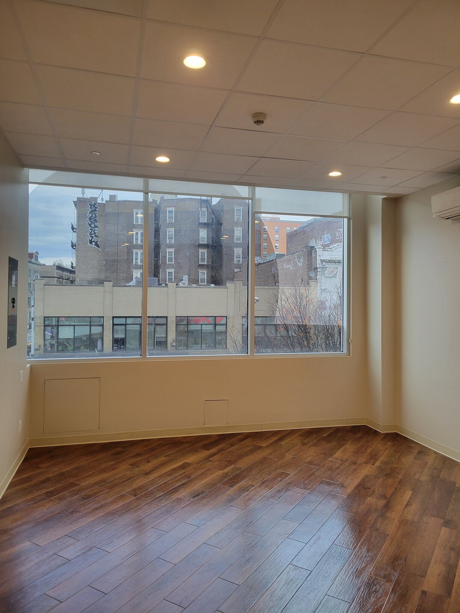 Building Photo - 324 W 125th St