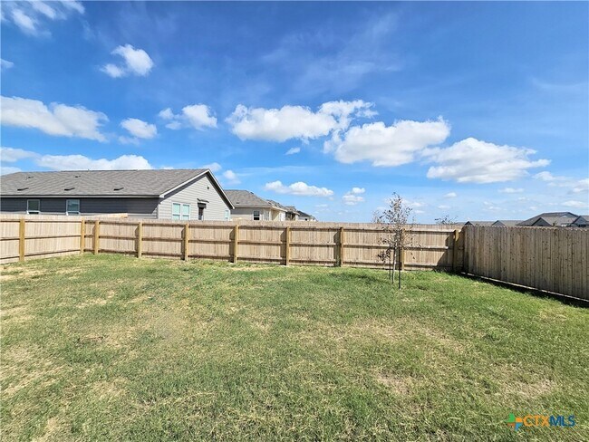 Building Photo - 805 Riviera Ct