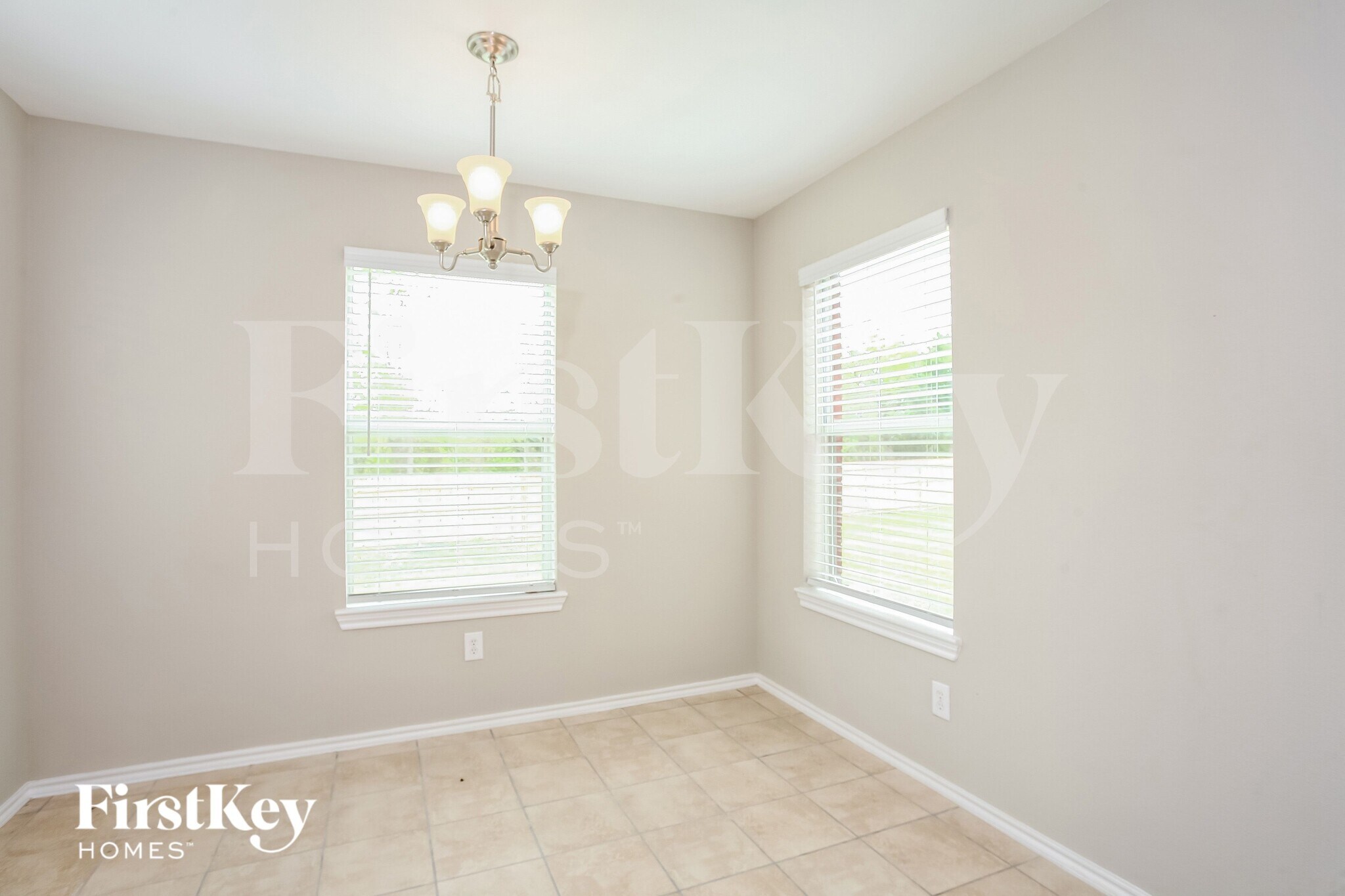 Building Photo - 225 Grant Dr