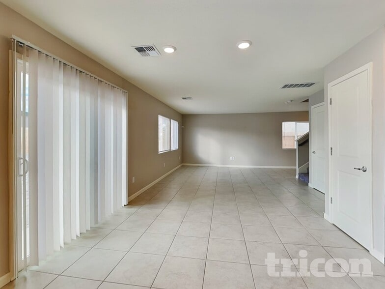 Building Photo - 8962 Wolf River Dr