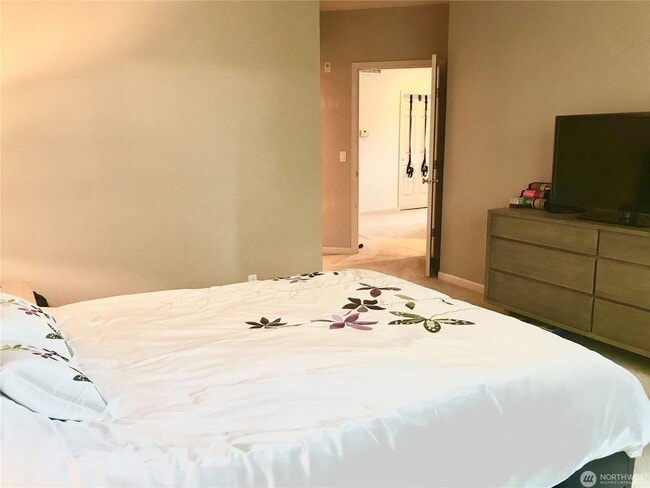 Building Photo - 2bd/2ba Kirkland Condo