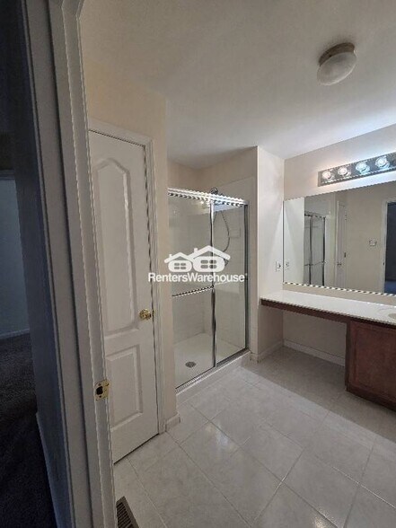 Building Photo - 470 Summit Tree Ct