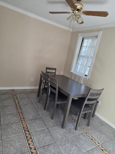Building Photo - 4213 Paradis Ln