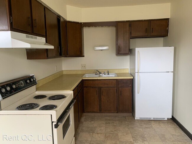 Building Photo - 604 W 63rd St