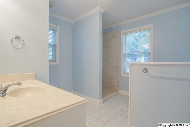 Building Photo - 4306 Cloverdale Dr NW