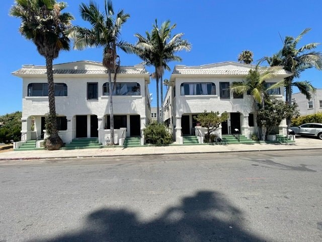 Building Photo - 2229 Vineyard Ave