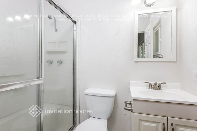 Building Photo - 413 Royal Oaks Dr
