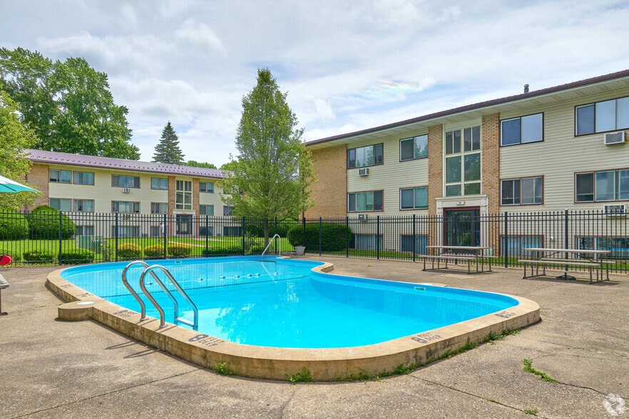 Chili Gardens Apartments - Chili Garden Apartments