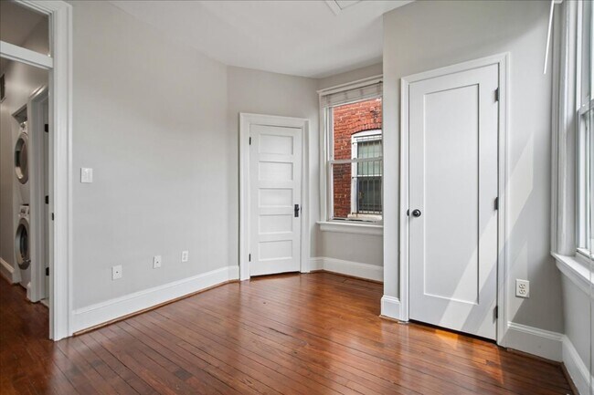 Building Photo - 3211 11th St NW