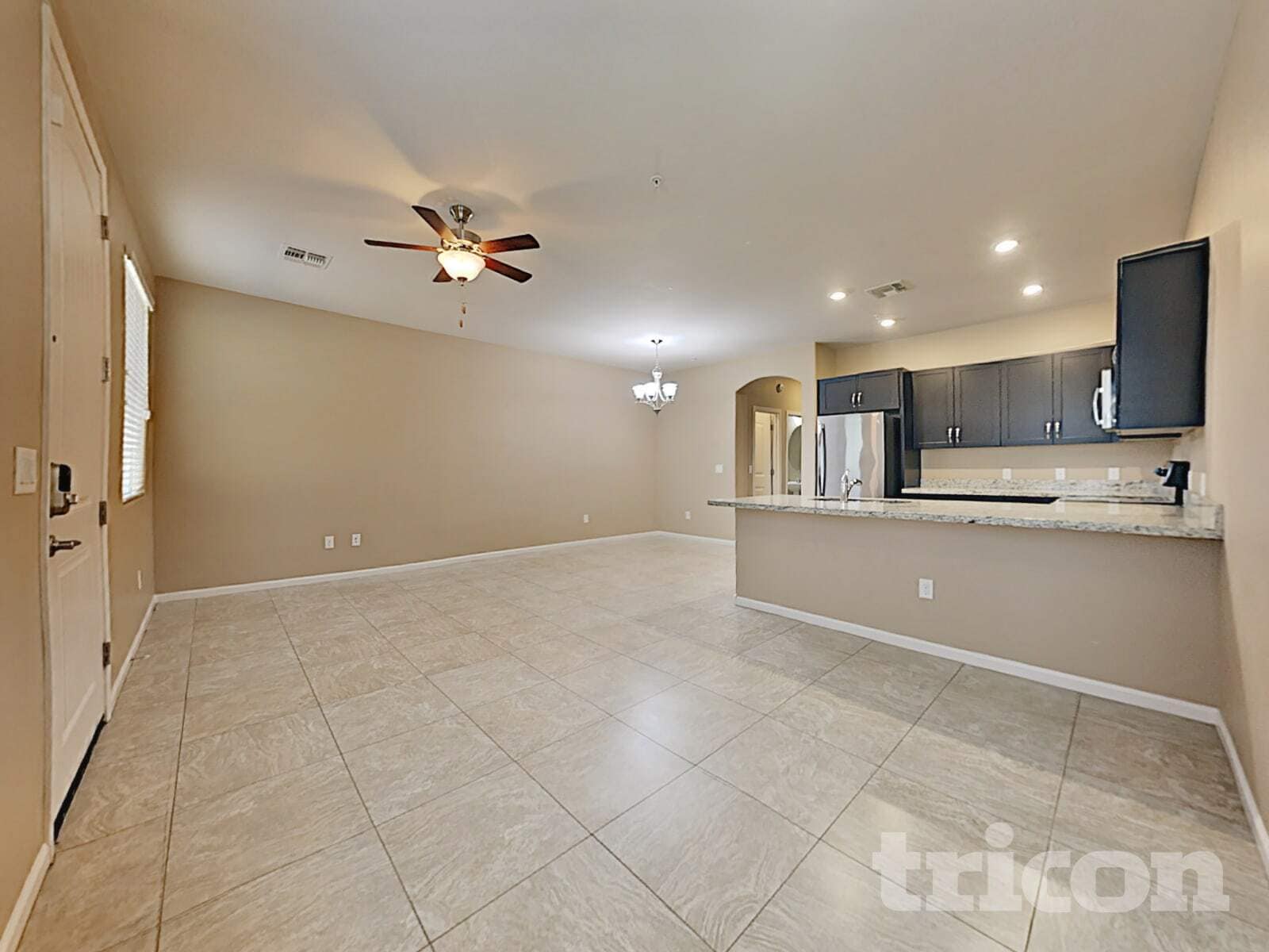 Building Photo - 12532 W Hummingbird Terrace