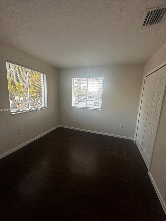 Building Photo - 2440 SE 14th Ave