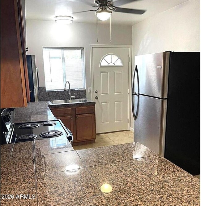 Building Photo - 6804 E 2nd St