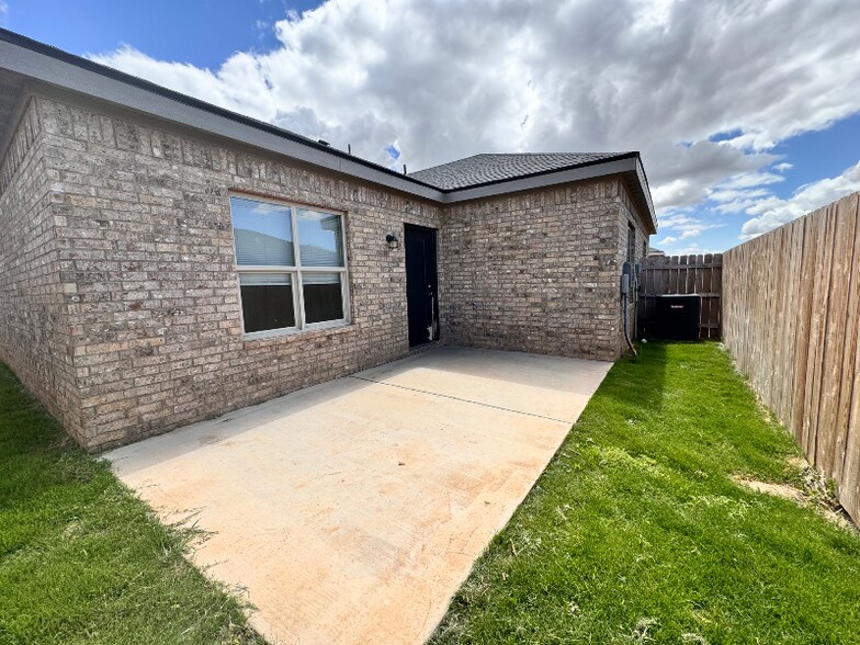 Building Photo - 5526 Itasca St