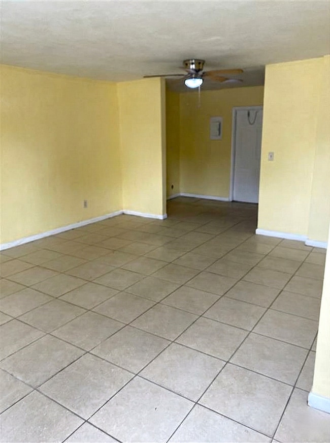 Building Photo - 2545 York St