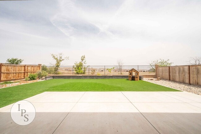 Building Photo - Madera Tesoro Viejo - Beautiful Hillside Village 2-Story Home, 4BR/3BA, SOLAR, Community Pool + L...