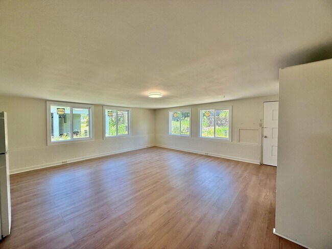 Building Photo - Newly Renovated 4 Bedroom / 2 Bathroom Home for Rent in Lahaina!