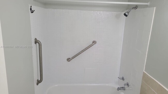 Building Photo - 287 Norwich L