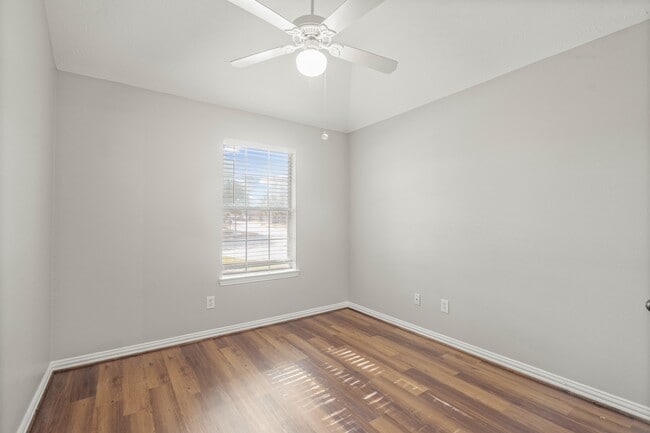 Building Photo - 18418 Kenmark Ln