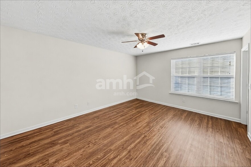 Building Photo - 218 Wild Flower Ln