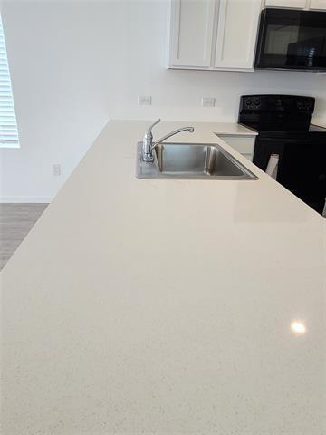 Building Photo - 919 Blue Heron Dr