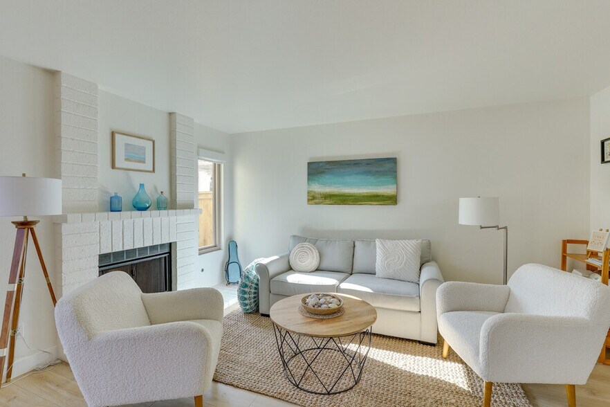 Building Photo - 6908 Peachtree Rd