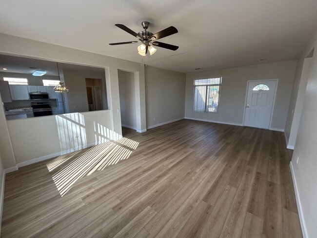 Building Photo - 14759 W Gunsight Dr