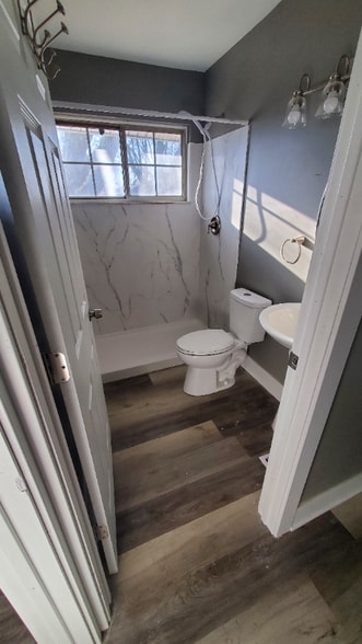 Building Photo - 408 Chaucer Rd