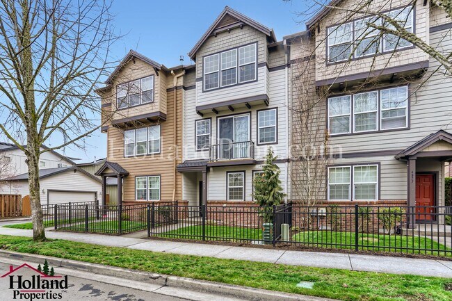 Building Photo - 4815 SE Teakwood St