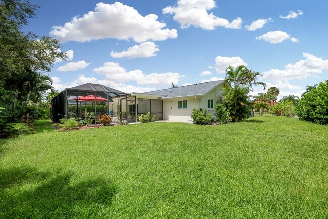 Building Photo - Secluded Annual Rental-  3 Bedroom 2 Bath Pool Home In Spanish Wells