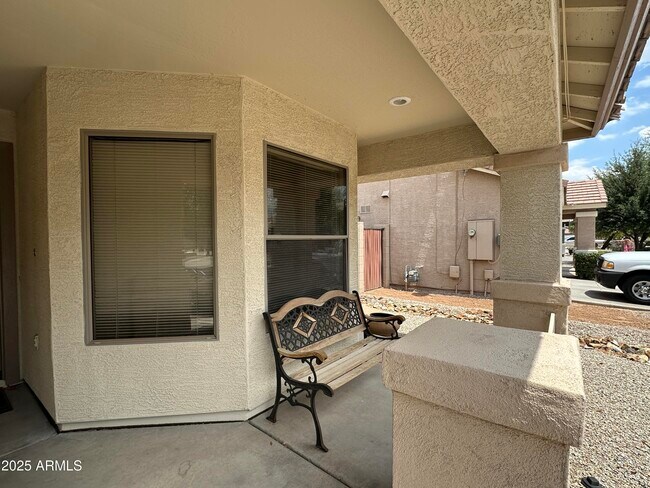 Building Photo - 15974 W Diamond St