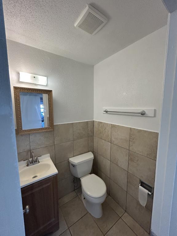 Building Photo - 2340 Timbers Dr