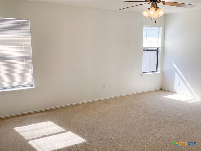 Building Photo - 306 Sumac Trail