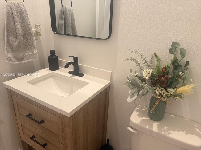 Building Photo - 10503 SW Orana Dr