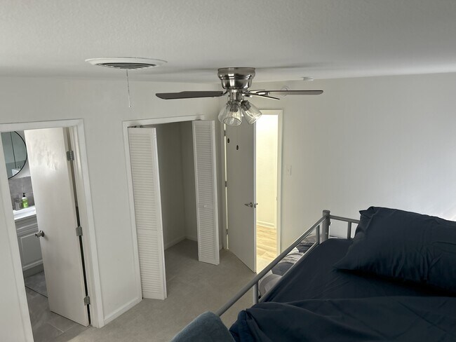 Building Photo - 1309 Ravenwood Dr