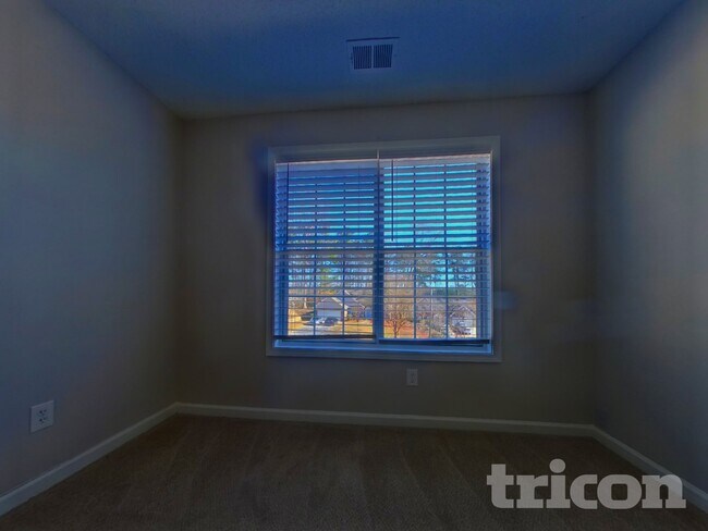 Building Photo - 1221 Wandering Vine Ct SE