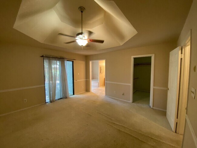Building Photo - North West Fresno Home, 3BR/2BA, 1878sf, B...