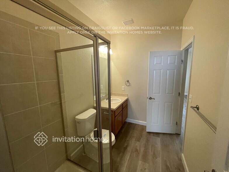 Building Photo - 2448 Bellavista St