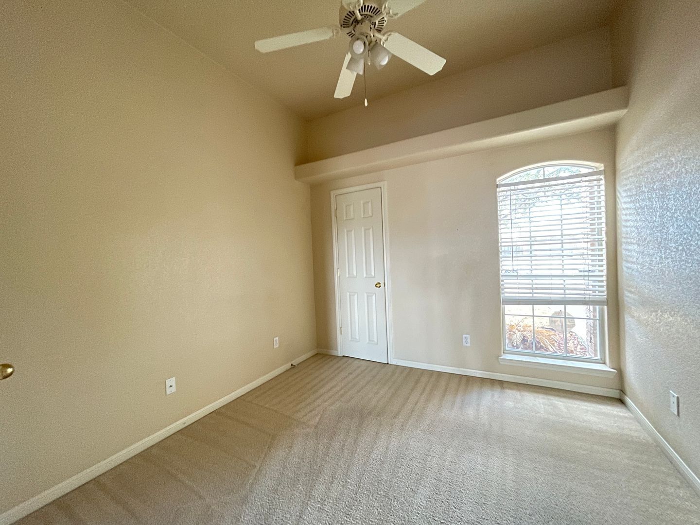 Building Photo - 6100 Alexus Dr