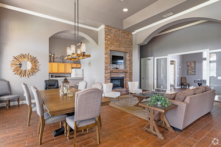 Clubroom - The Landings at Long Lake