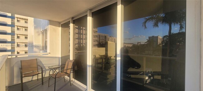 Building Photo - 3140 S Ocean Dr