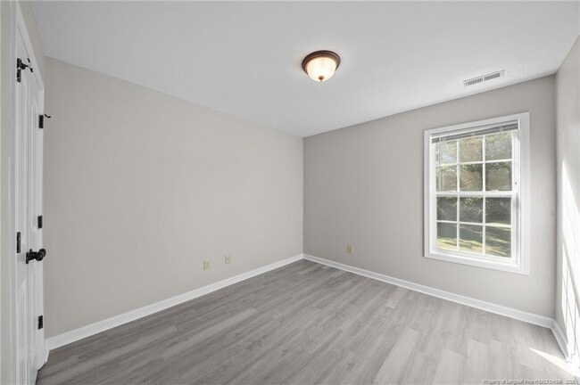 Building Photo - 122 Sherman Ct